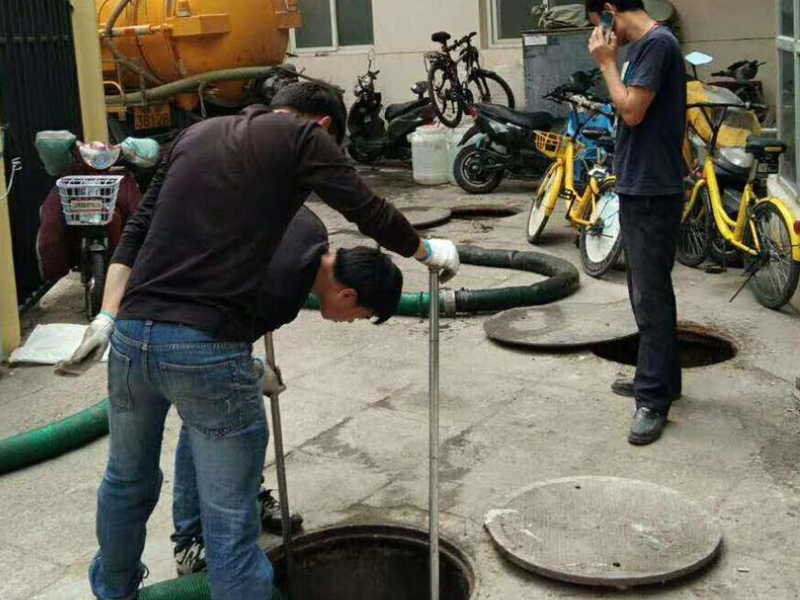 掏化粪池 成都吸污车抽粪 成都马桶疏通 成都专业管