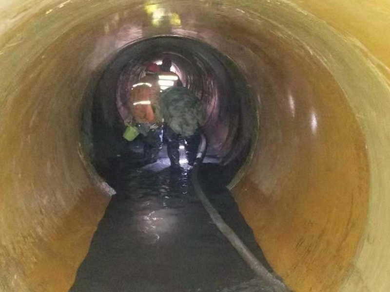 成都专业管道疏通清掏化粪池河道清淤高压疏通