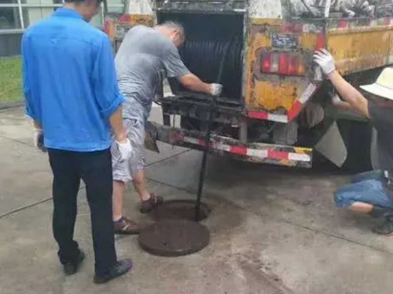 成都快速安装水管马桶维修管道疏通更换阀门