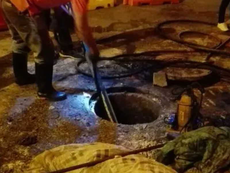 成都市各区县环卫吸污车清理化粪池清理隔油池污水池