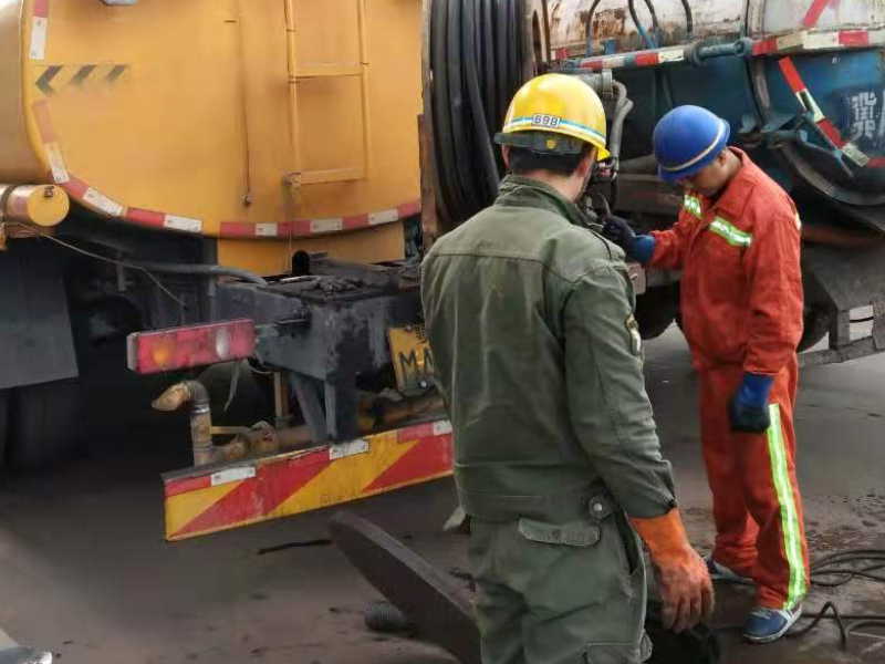 成都汽车抽粪 成都清掏化粪池 成都吸污车抽粪