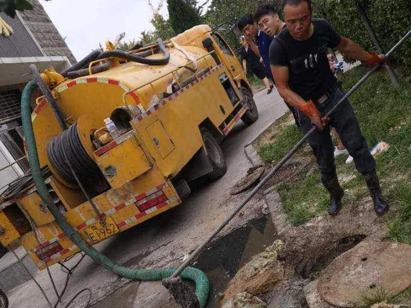 全成都汽车抽粪 专业承接各种管道疏通安装工程
